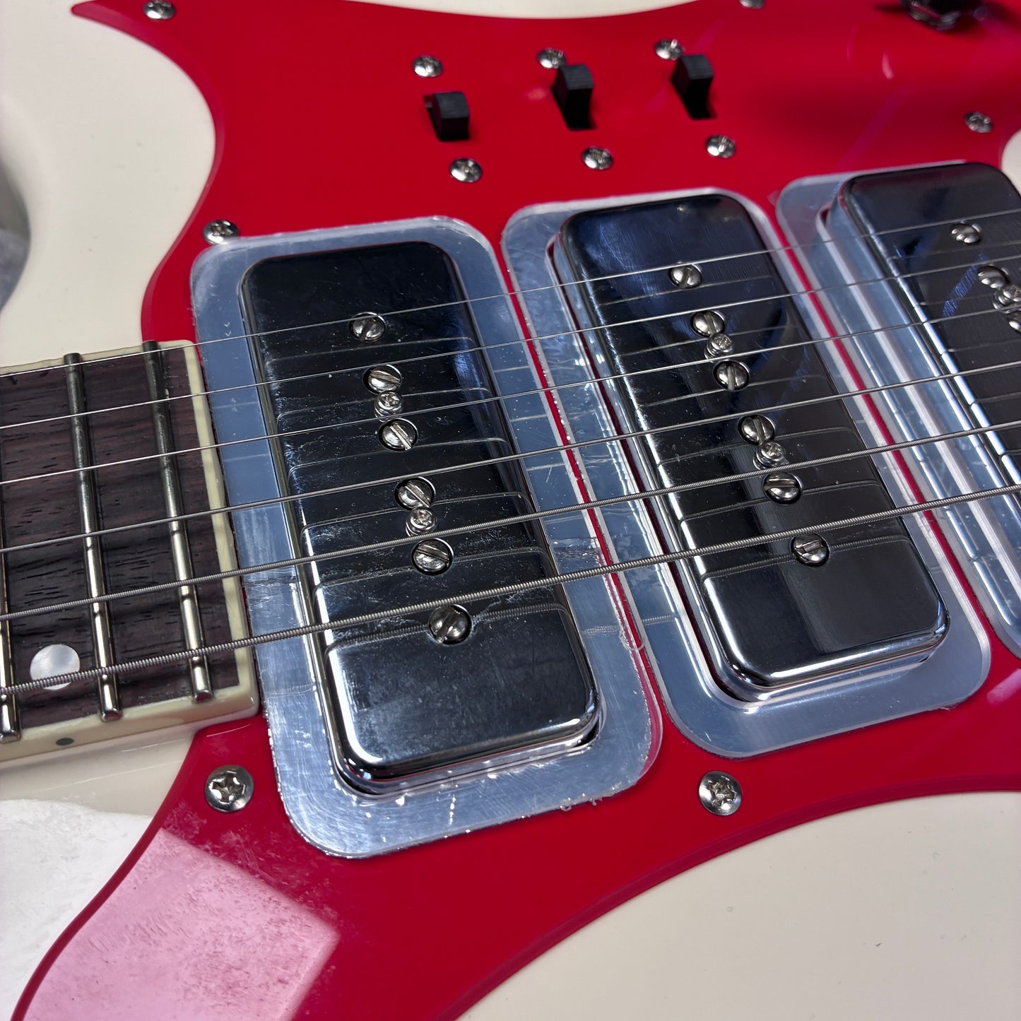 Eastwood "Sharkbite" Fyrbyrd